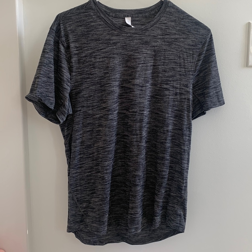 Men’s Lululemon Grey Athletic Shirt Size Small